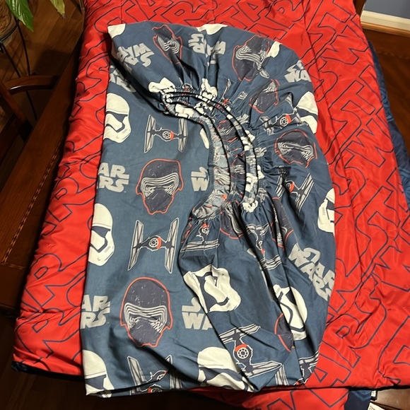 Star Wars twin comforter and fitted sheet - Picture 7 of 8